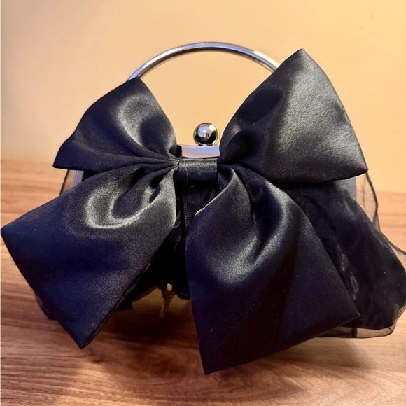 BNIP Adorable Satin Bow Evening bag-Black - Picture 2 of 10